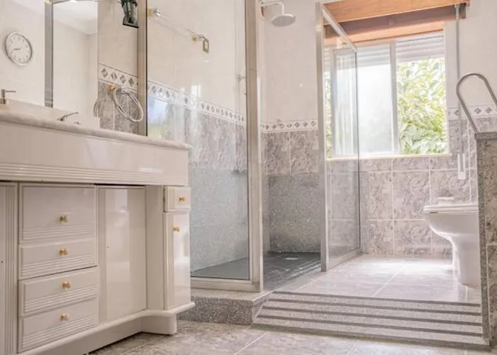 Delfim E Carmo - Entire House Com Piscina